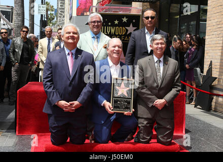 Hollywood, CA. 15 mai, 2017. Jeff Zarrinnam, Vin di Bona, Andy Garcia, Ken Corday, Leron Gubler, à Ken Corday honoré avec étoile sur le Hollywood Walk of Fame en sur le Walk of Fame de Hollywood en Californie le 15 mai 2017. Credit : Fs/media/Alamy Punch Live News Banque D'Images