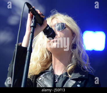 13 mai 2017 : Le chanteur Taylor Momsen de The Pretty Reckless effectue au cours de l'invasion du Nord Music Festival à Somerset, dans le Wisconsin. Ricky Bassman/Cal Sport Media Banque D'Images