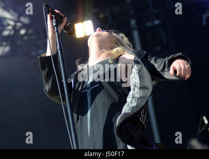 13 mai 2017 : Le chanteur Taylor Momsen de The Pretty Reckless effectue au cours de l'invasion du Nord Music Festival à Somerset, dans le Wisconsin. Ricky Bassman/Cal Sport Media Banque D'Images