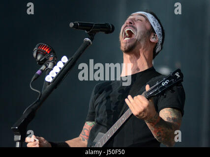 13 mai 2017 : Le chanteur Sully Erna du groupe Godsmack effectue au cours de l'invasion du Nord Music Festival à Somerset, dans le Wisconsin. Ricky Bassman/Cal Sport Media Banque D'Images