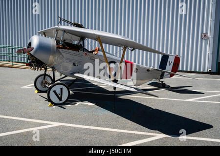 Une réplique Nieport XI un biplan sur l'affichage au Musée de l'Aviation de Shearwater près de Halifax, Nouvelle-Écosse, Canada. Banque D'Images