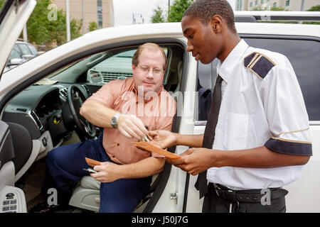 Alabama,Montgomery County,Montgomery,Renaissance,hôtel,voiturier,Black man hommes hommes adultes,adolescents adolescents adolescents adolescents travaillant,travail,emploi Banque D'Images