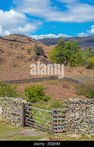 Mur de pierres sèches et de voir comment l'argent Lake District Banque D'Images