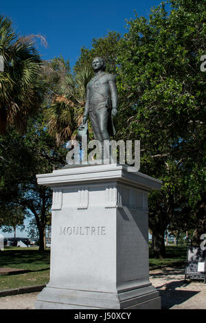 Caroline du sud, Charleston, le point blanc Jardin. Monument à William Moultrie, héros de guerre qui a servi dans le Royal Assemblée générale, né en 1730. Banque D'Images