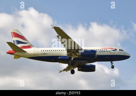 G-DBCA British Airways Airbus A319-100 - cn 2098 en approche finale de LGW Londres Gatwick airport Banque D'Images