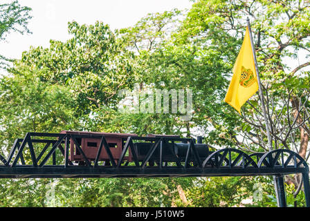 Modèle du pont sur la rivière Kwai près du bridgeat Kanchanaburi Banque D'Images