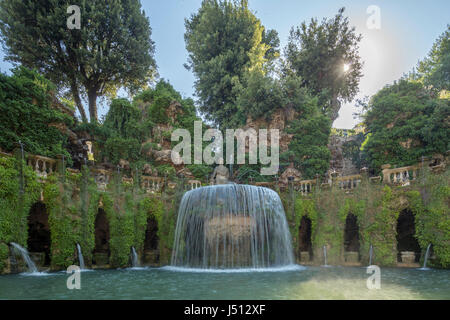 La fontaine ovale, Villa d'Este, Tivoli, près de Rome, Italie Banque D'Images