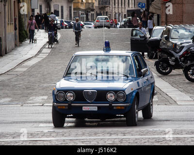 Exemple d'exposition de patrouille de police de Polizia Stradale classique des années 70 Banque D'Images