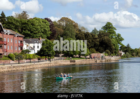 Exeter's Historic Quayside est l'un des plus beaux quartiers de la ville, très populaire avec les habitants et les visiteurs pour son histoire fascinante, l'intere Banque D'Images