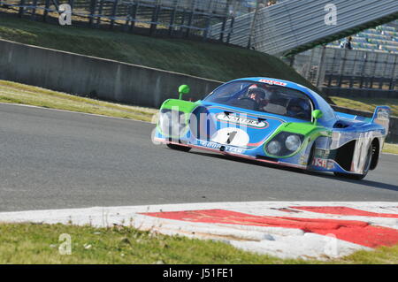 Au cours de la voiture de course Inaltera Classic Days à Magny Cours jamais la voie Banque D'Images