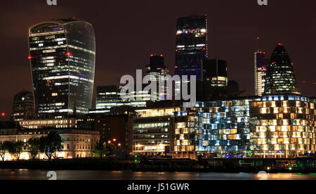 Londres, en constante évolution skyline dominé par 20 Fenchurch Street, 122 Leadenhall Street et 30 St Mary Axe. Aussi connu comme 'l'respectivement, le talkie walkie Banque D'Images