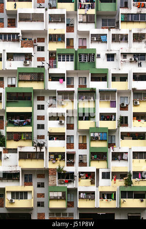 L'une des centaines de plusieurs niveaux et plusieurs tours d'famille bâtiments au centre-ville de Kuala Lumpur, Malaisie, Asie du sud-est. Banque D'Images