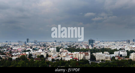 Vues de Bucarest vu depuis le toit de l'édifice du parlement roumain. Banque D'Images