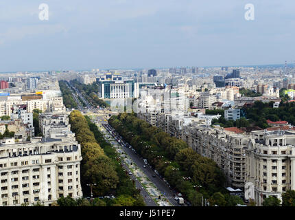 Vues de Bucarest vu depuis le toit de l'édifice du parlement roumain. Banque D'Images