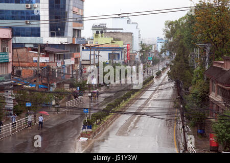 Pulchowk Road libres de toute circulation le 14 mai 2017, le jour de la première des élections locales en vingt ans ou Patan Népal Katmandou, Lalitpur Banque D'Images