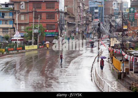 Pulchowk Road libres de toute circulation le 14 mai 2017, le jour de la première des élections locales en vingt ans ou Patan Népal Katmandou, Lalitpur Banque D'Images