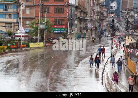 Pulchowk Road libres de toute circulation le 14 mai 2017, le jour de la première des élections locales en vingt ans ou Patan Népal Katmandou, Lalitpur Banque D'Images