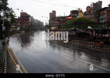 Pulchowk Road libres de toute circulation le 14 mai 2017, le jour de la première des élections locales en vingt ans ou Patan Népal Katmandou, Lalitpur Banque D'Images