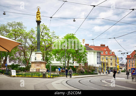 Graz, Autriche - Mai 7, 2017 : Street View de Graz, monument Mariensäule - Am Eisernen Tor Banque D'Images