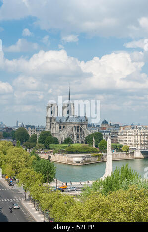 France, Paris, vue de Notre Dame de Paris de l'Institut du Monde Arabe Banque D'Images