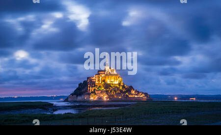 France, Normandie, soir vue sur le Mont Saint-Michel Banque D'Images