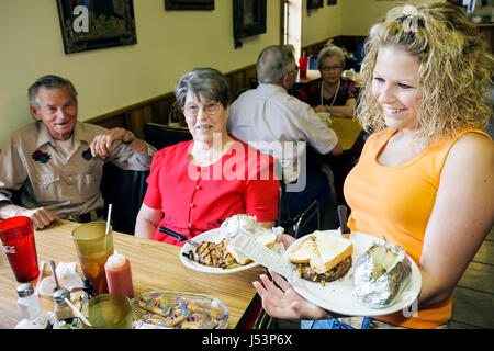 Arkansas Portia, Dairy King, restaurant restaurants repas manger dehors café cafés bistro, adultes homme hommes hommes, femme femme femme femme femme, couple, bl Banque D'Images