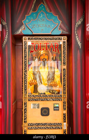 Poser Zoltar, Old Sacramento State Historic Park, Sacramento, Californie Banque D'Images