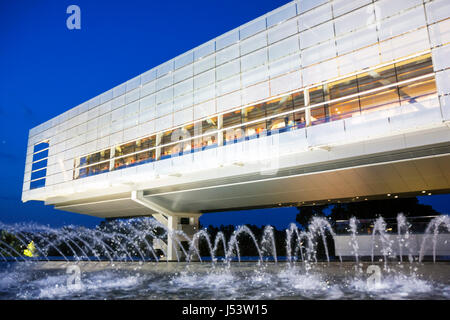 Little Rock Arkansas,William J. Clinton Presidential Library,fontaine,architecte James Polshek,moderne,design,42nd Président,résidents,extérieur, Banque D'Images