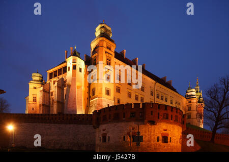 Le château de Wawel à Cracovie, crépuscule, de la Petite Pologne, la Pologne, l'Europe Banque D'Images