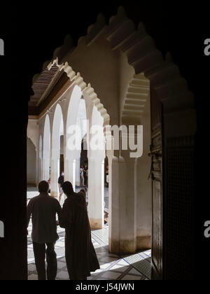 Ombre et lumière dans le palais Bahia, Marrakech, Maroc Banque D'Images