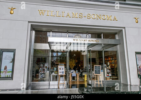 New York, mai 08, 2017 : l'avant d'un magasin Williams-Sonoma dans Time Warner Center. Banque D'Images