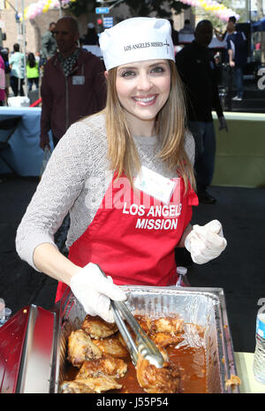 La mission de Los Angeles Célébration de Pâques pour les sans-abri comprend : Jen Lilley Où : Los Angeles, California, United States Quand : 14 Avr 2017 Crédit : FayesVision/WENN.com Banque D'Images