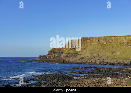 La célèbre éruption volcanique antique - Giant's Causeway du comté d'Antrim, en Irlande du Nord Banque D'Images