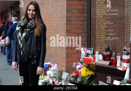 MELANIE C paie ses respects au FC LIVERPOOL V MANCHESTER CITY ANFIELD LIVERPOOL ANGLETERRE 13 Avril 2014 Banque D'Images