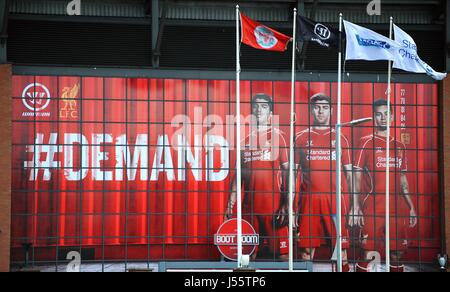 LUIS SUAREZ, Steven Gerrard, PHILIPPE COUTINHO POSTER SUR LES MURS d'Anfield, LIVERPOOL FC V Newcastle United FC, le LIVERPOOL FC V NEWCASTLE UNITED FC Banque D'Images