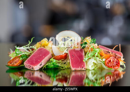 Tataki de thon salade Banque D'Images