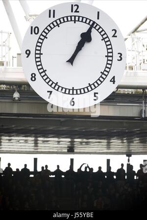 L'horloge de l'ARSENAL Emirates Stadium Stade EMIRATES Emirates Stadium, LONDON ANGLETERRE 08 Mars 2014 Banque D'Images