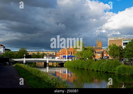 La rivière Tone à Taunton, Somerset, England UK Banque D'Images