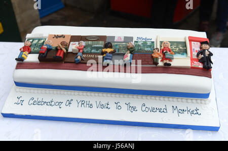 Oxford, UK. 16 mai, 2017. Le gâteau avec marché couvert d'Oxford qui a été présenté au Prince Charles. Par : Denis Pic Crédit Kennedy/Alamy Live News Banque D'Images