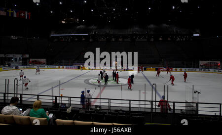 Paris, France. 17 mai, 2017. Joueurs de hockey tchèque en action lors de la formation de la République tchèque, l'équipe nationale de hockey sur glace aux Championnats du Monde à Paris, France, le 17 mai 2017. Credit : Michal Kamaryt/CTK Photo/Alamy Live News Banque D'Images