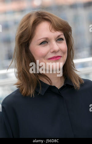 Maren Ade directeur allemand pose pendant la photocall du jury lors de la 70e Assemblée annuelle du Festival du Film de Cannes au Palais des Festivals de Cannes, France, le 17 mai 2017. Photo : Hubert Boesl - AUCUN FIL SERVICE · Photo : Hubert Boesl/ Banque D'Images