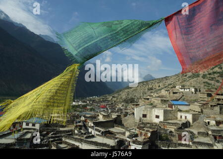 Le village de Marpha à Lower Mustang (Népal). Il peut être atteint par la route de Pokhara, vol et route de Jomsom ou treks dans le nord ou sud Banque D'Images