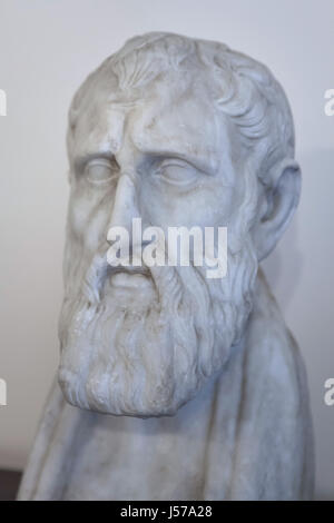 Buste en marbre du philosophe grec de Zeno (334-262 BC) Debord, Guy. Copie romaine de l'époque augustéenne, après un original grec du 3ème siècle avant J.-C. à partir de la collection Farnèse sur l'affichage dans le Musée Archéologique National de Naples, Campanie, Italie. Banque D'Images