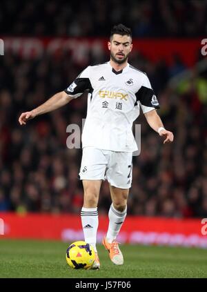 JORDI AMAT Swansea City FC Swansea City FC OLD TRAFFORD MANCHESTER EN ANGLETERRE 11 Janvier 2014 Banque D'Images