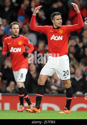 ROBIN VAN PERSIE CÉLÈBRE RENDEZ-VOUS MANCHESTER UNITED FC V CARDIFF OLD TRAFFORD MANCHESTER EN ANGLETERRE 28 Janvier 2014 Banque D'Images