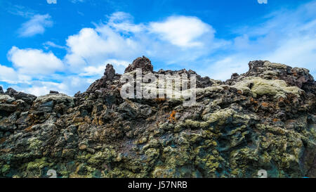 Reykjavik, Islande - Juillet 19, 2015 : des roches de lave du Blue Lagoon à Reykjavik, Islande Banque D'Images