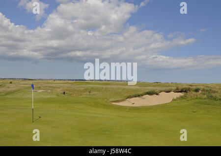 Vue de la 8e vert sur la rive, Princes Cours Golf Club, Sandwich, Kent, Angleterre Banque D'Images