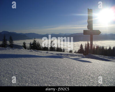 Contre-cache-lumière de l'eau sel neige mer océan eau mountain shine tegernsee Banque D'Images