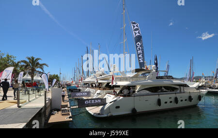 Images de Palma combiné International Boat Show 2017 et Palma Superyacht Show 2017 - Vieux port de Palma ( Moll Vell ), Palma de Majorque, Baleares Banque D'Images