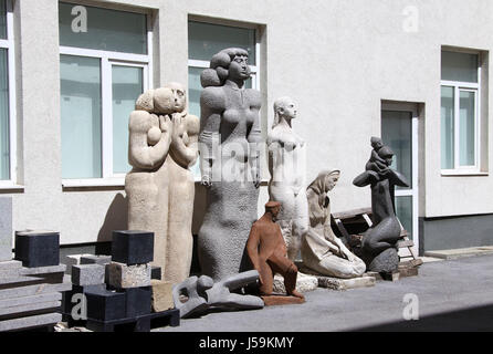 Statues dans le Musée de l'Art socialiste à Sofia Banque D'Images